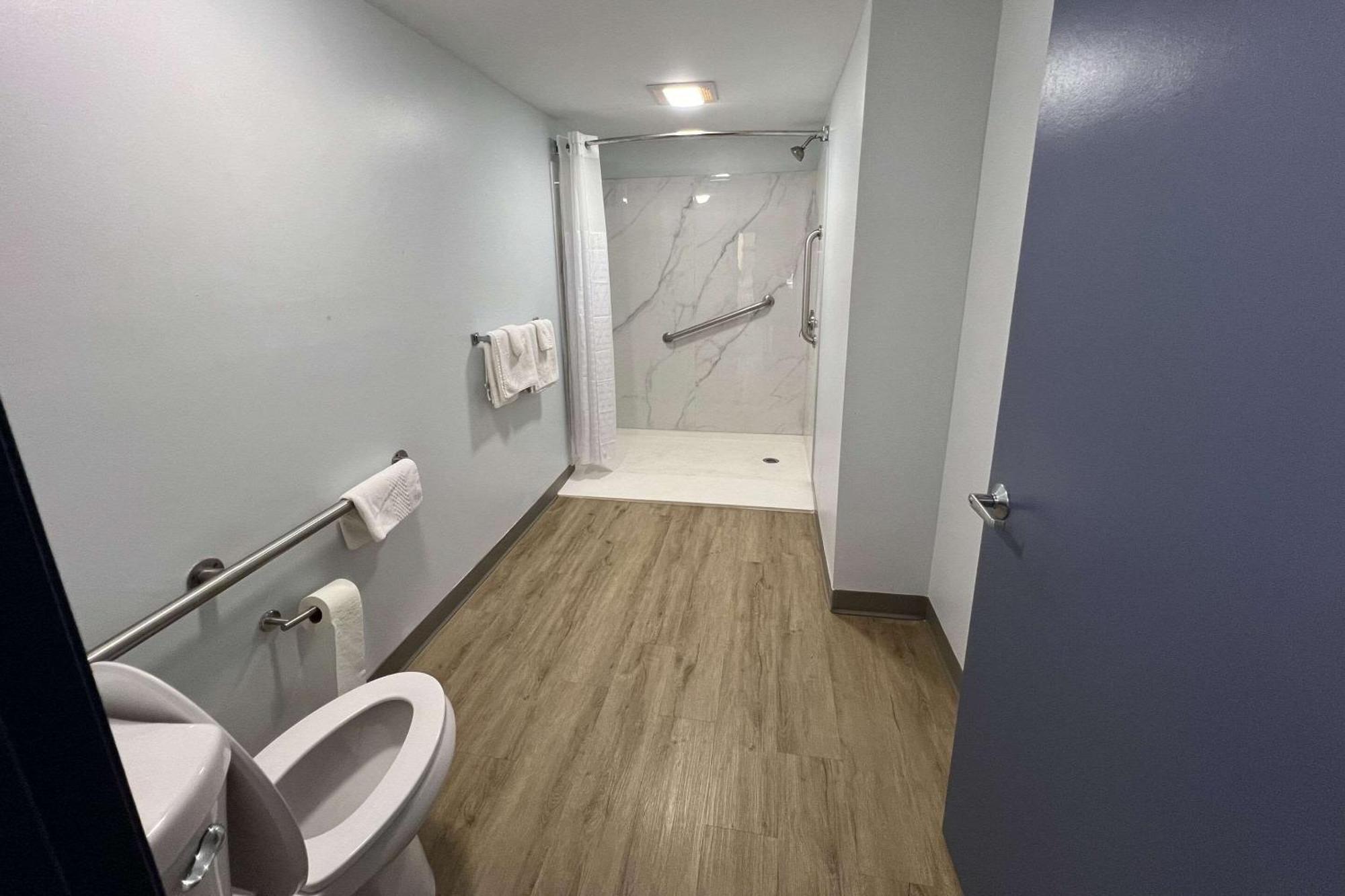 Quality Inn Madison - Huntsville Экстерьер фото