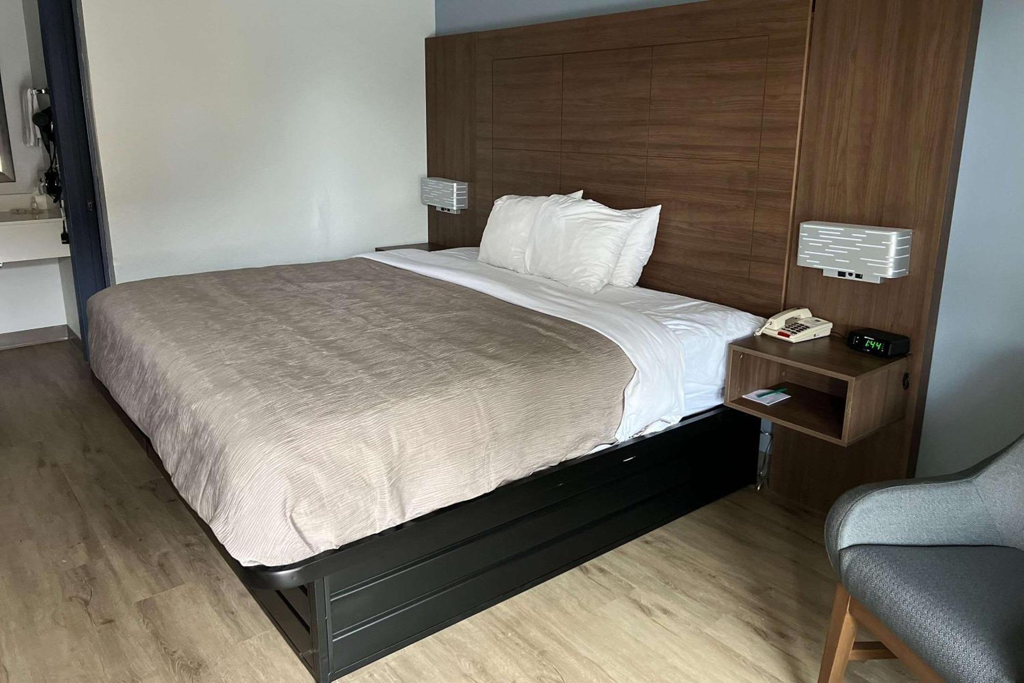Quality Inn Madison - Huntsville Экстерьер фото