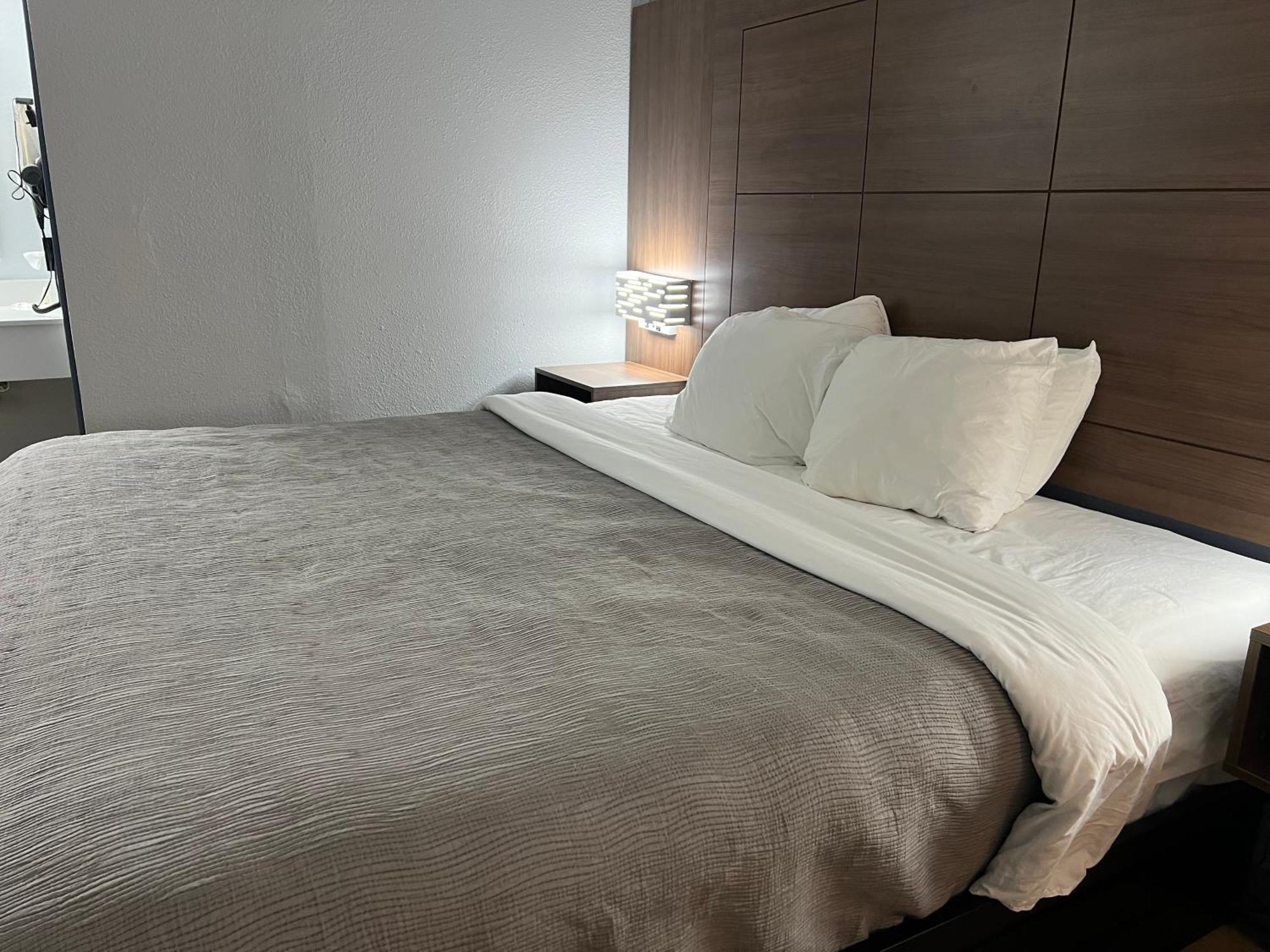 Quality Inn Madison - Huntsville Экстерьер фото