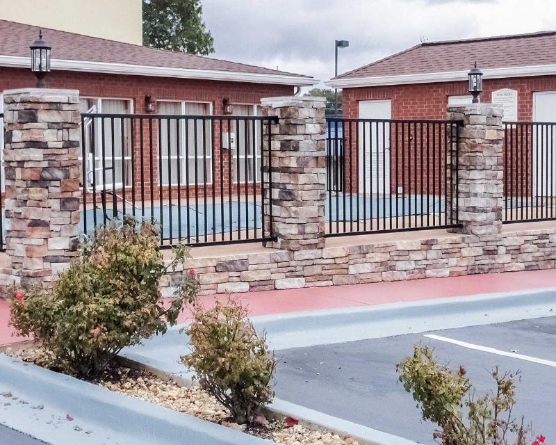 Quality Inn Madison - Huntsville Экстерьер фото